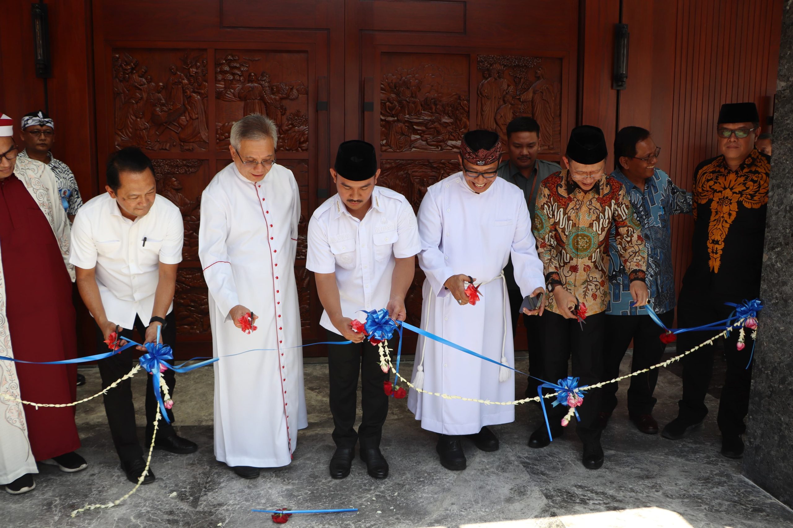 Bupati Ade Kunang Resmikan, Gereja Paroki Cikarang Jadi Ikon Kerukunan di Bekasi