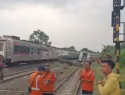Kereta Anjlok Di Kedung Waringin Cikarang Barat