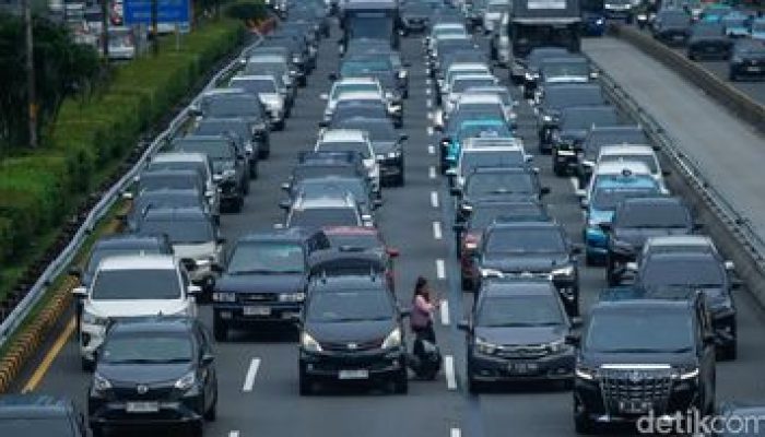 Lalu Lintas di Sejumlah Ruas Tol Arah Jakarta Mengalami Kepadatan Pagi Ini