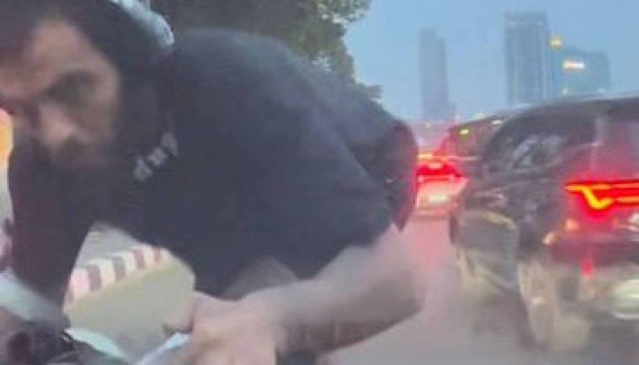 Warga Telepon 110 Saat Mobil Dihalangi WNA Bak Spiderman, Puji Polisi Fast Respons